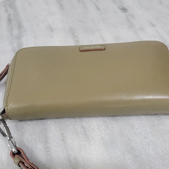 Vera Bradley Olive Wristlet Wallet - Picture 3 of 9